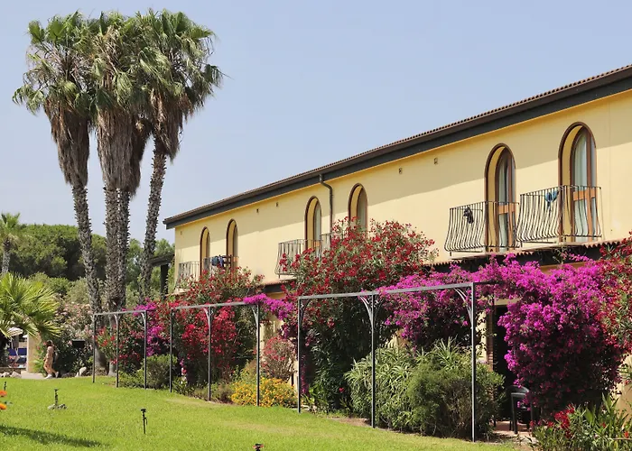 Hotel With Swimming Pool In Arborea Just 650 Meters From The Sea